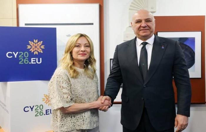 عون:
      لبنان
      يرفض
      أن
      يكون
      «ورقة
      تفاوض»
      في
      الصراعات
      الإقليميَّة