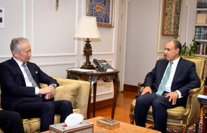 «إعمار
      غزة»
      على
      الطاولة
      مجدداً...
      مسار
      موازٍ
      لـ«مجلس
      السلام»
      ومحاولات
      لكسر
      الجمود