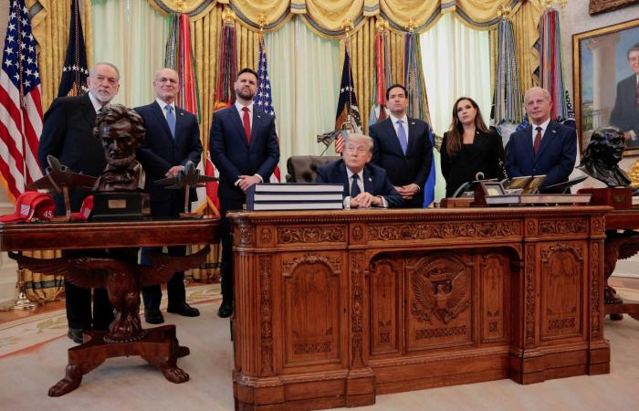 تمديد
      الهدنة
      يبدّد
      جزءاً
      من
      مخاوف
      الحرب
      ولا
      يلغي
      قلق
      اللبنانيين