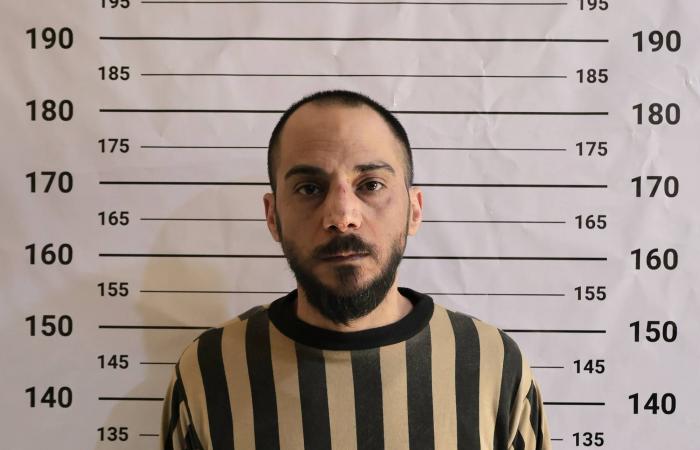 سوريا
      تبدأ
      محاكمات
      لرموز
      عهد
      الأسد