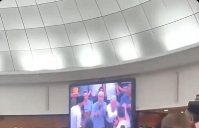 وفاة
      محتجز
      بشرق
      ليبيا
      تعيد
      أزمة
      توقيف
      صوفيين
      إلى
      الواجهة