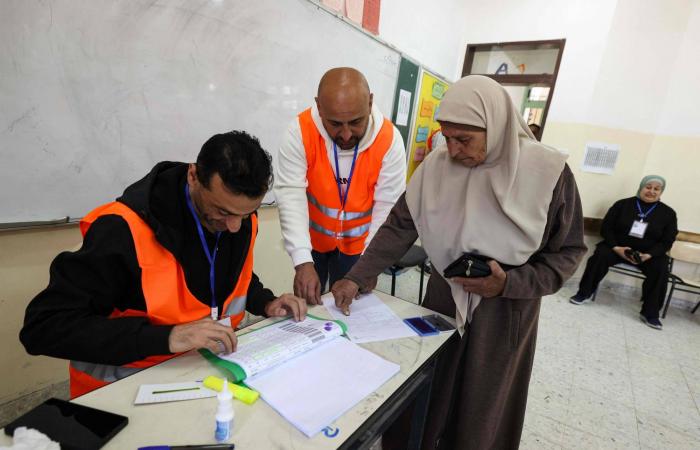 انتخابات
      محلية
      فلسطينية...
      «بروفة»
      النظام
      السياسي
      الجديد