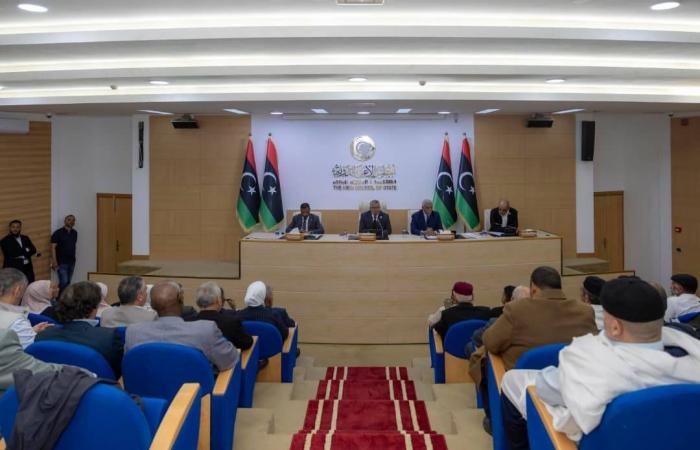 ضغوط
      أممية
      وأميركية
      لعقد
      لقاء
      رئيسَي
      «النواب»
      و«الأعلى
      للدولة»
      الليبيين