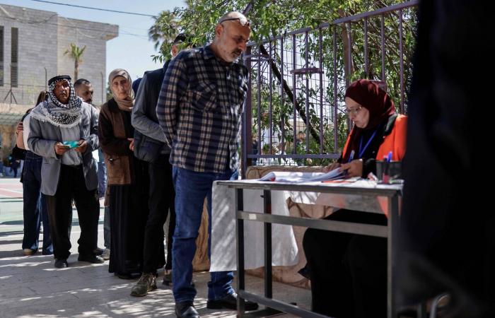 لبنان:
      المفاوضات
      الجدية
      مع
      إسرائيل
      رهن
      بتثبيت
      وقف
      النار