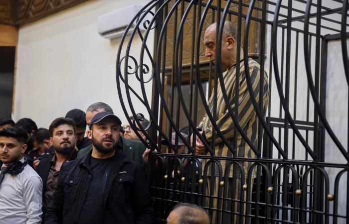 رفع
      جلسة
      المحاكمة
      العلنية
      لكبار
      رموز
      نظام
      الأسد
      إلى
      10
      مايو
      المقبل