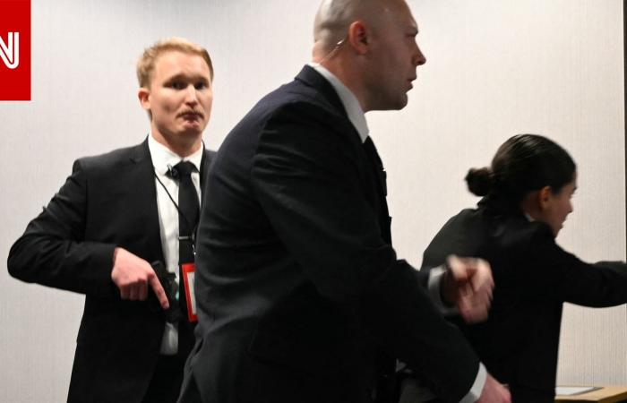 متابعة: أول تعليق لمدير الخدمة السرية بعد إطلاق النار وإخلاء ترامب بحفل مراسلي البيت الأبيض