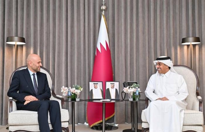 د.المري يجتمع مع القائم بالأعمال بالإنابة الأميركي