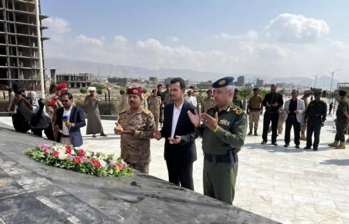 حضرموت
      تستعيد
      ذكرى
      تحريرها
      باستعراض
      قوتها