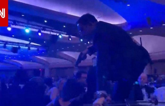 متابعة: تحديث مباشر.. إخلاء ترامب خلال حفل عشاء مراسلي البيت الأبيض وفيديو محاولة المسلح الاقتحام وأول تعليق للرئيس