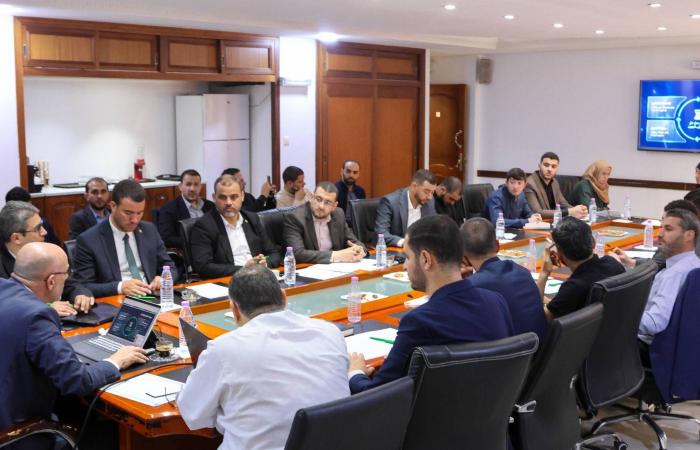 وقف
      قرار
      «الإغلاق
      المبكر»
      للمحال
      بمصر