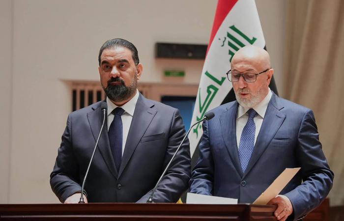 تأجيل
      زيارة
      وفد
      نيابي
      إلى
      أربيل
      لإقناع
      «الديمقراطي»
      بالعودة
      إلى
      بغداد