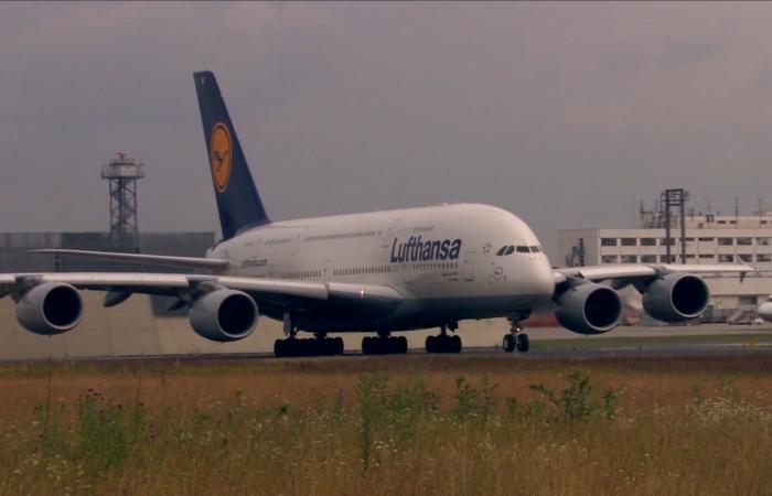 كيف ستؤثر الحرب في إيران على خطط سفرك هذا الصيف؟