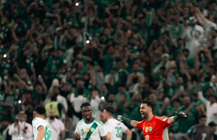 الأهلي
      السعودي...
      أول
      فريق
      ينجح
      في
      الدفاع
      عن
      لقب
      «النخبة
      الآسيوي»
      منذ
      2005