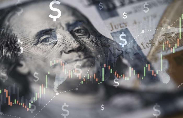 الدولار ينخفض مع تقييم المستثمرين للجمود في المفاوضات الأمريكية الإيرانية