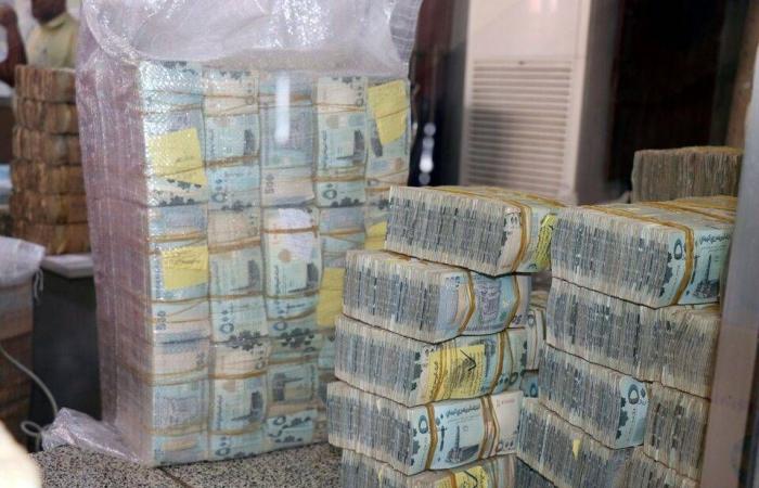 العليمي:
      السلام
      يتحقق
      بردع
      الحوثيين
      وليس
      باسترضائهم