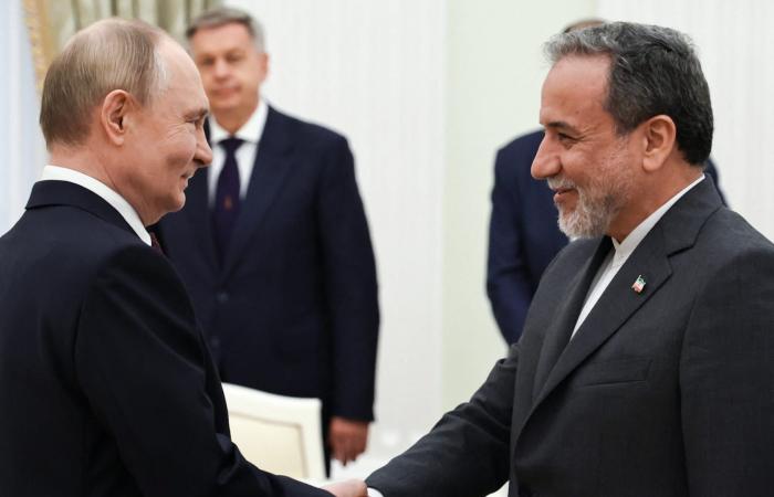 وزير خارجية إيران يصل روسيا للقاء بوتين ولافروف..ماذا سيبحث؟