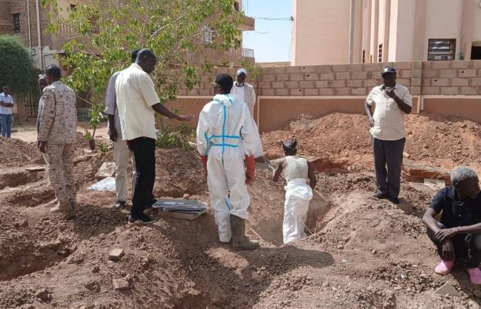 إعادة
      دفن
      جثامين
      قتلى
      الحرب
      تنكأ
      جراح
      السودانيين