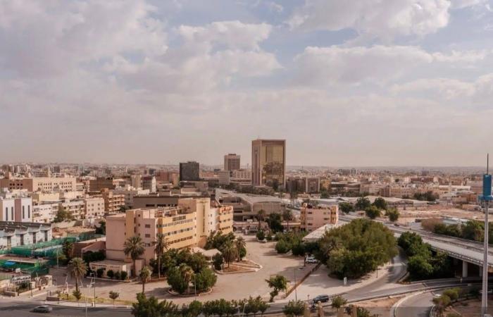 بعد
      68
      عاماً...
      فندق
      «زهرة
      الشرق»
      يغادر
      المشهد
      العمراني
      لمدينة
      الرياض