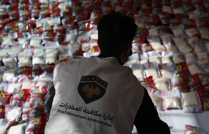 سوريا:
      تفكيك
      شبكة
      «إرهابية»
      في
      حمص...
      وأخرى
      «دولية»
      لتهريب
      المخدرات