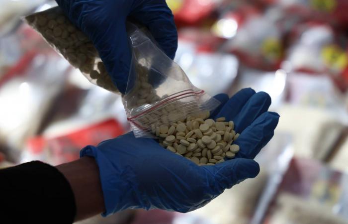 سوريا:
      تفكيك
      شبكة
      «إرهابية»
      في
      حمص...
      وأخرى
      «دولية»
      لتهريب
      المخدرات