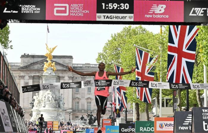 رئيسة
      الاتحاد
      النرويجي
      تدعو
      «فيفا»
      لإلغاء
      «جائزة
      السلام»