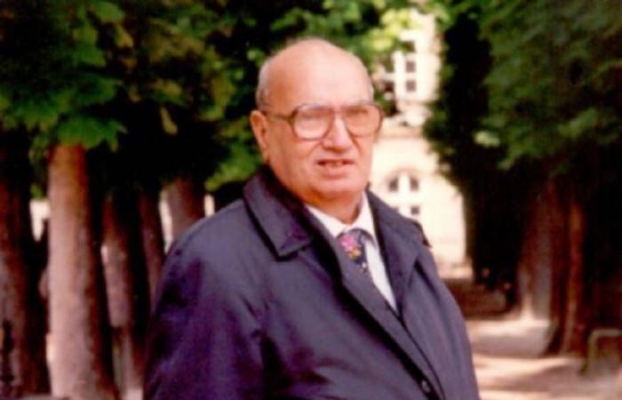 رحيل
      فيليب
      سادجروف...
      الأكاديمي
      والمستعرب
      البريطاني
      البارز