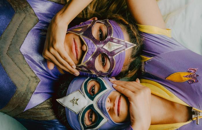 مصورة توثق الحياة السرية لنساء يقتحمن حلبات المصارعة في المكسيك