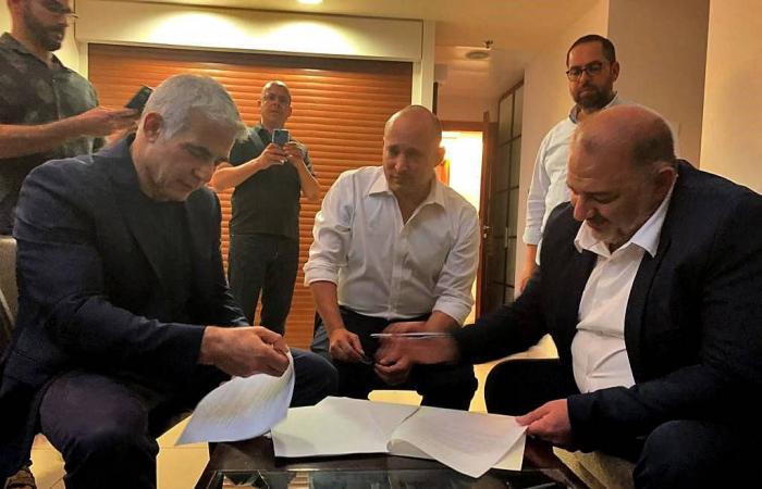 تحالف
      بنيت
      -
      لبيد
      يزعج
      نتنياهو...
      لكنه
      لا
      يكفي
      لإسقاطه