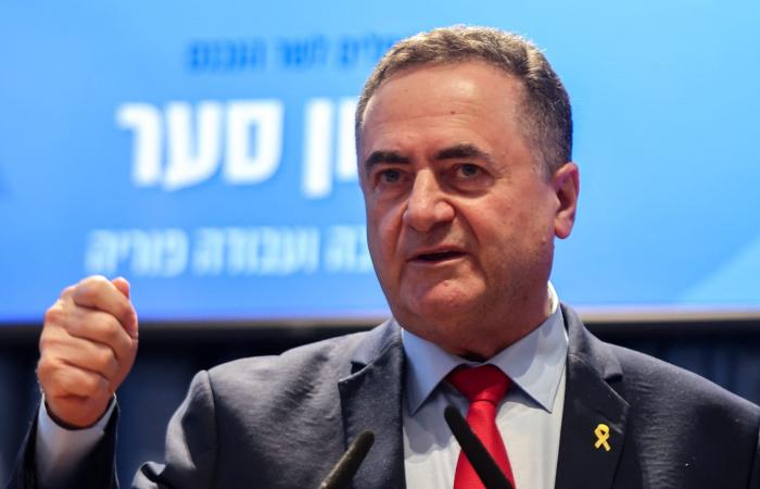 وزير الدفاع الإسرائيلي محذرًا: حزب الله "يلعب بالنار"