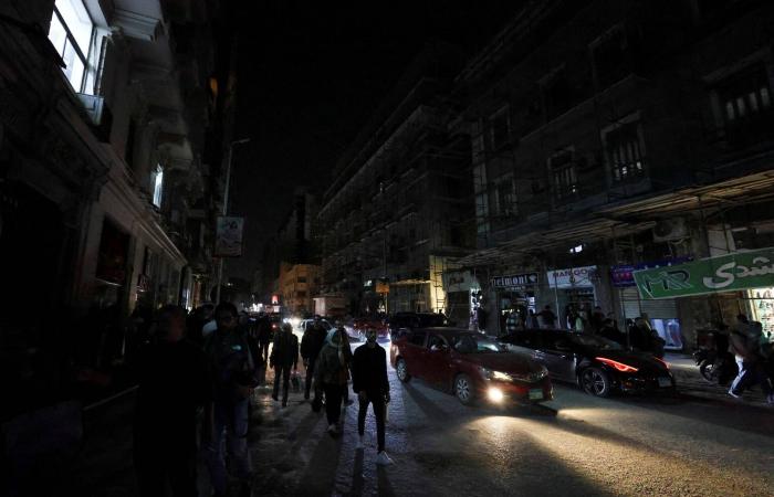 إنهاء
      «الغلق
      المبكر»
      يُعيد
      بهجة
      «التنزه
      الليلي»
      إلى
      المصريين