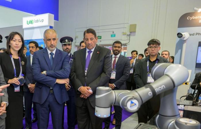 وزير الدولة للشؤون الداخلية يشارك في معرض وقمة ميليبول تيك إكس 2026 في سنغافورة