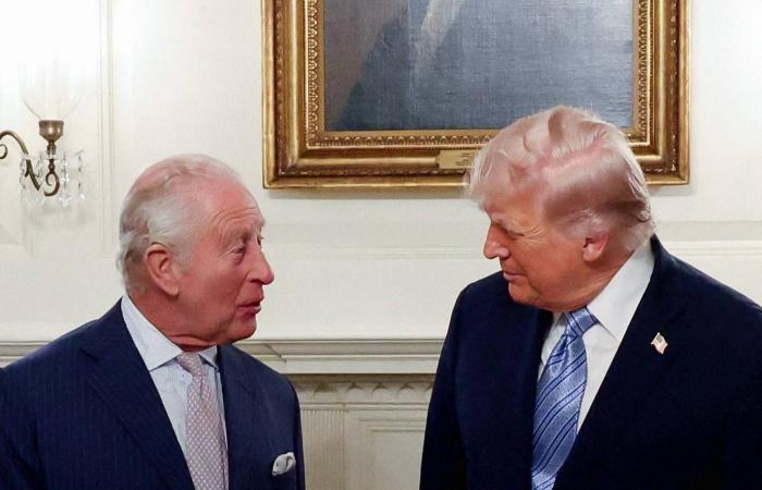 أميركا:
      صعود
      جنود
      من
      مشاة
      البحرية
      على
      متن
      سفينة
      تجارية
      في
      بحر
      العرب