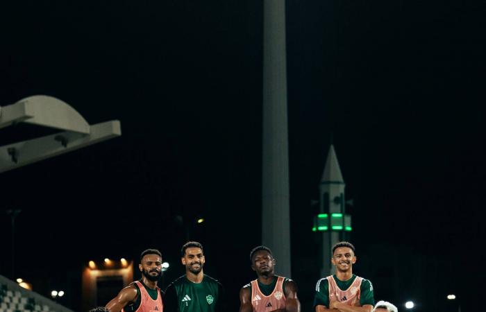 قمة
      الدوري
      السعودي:
      النصر
      المتصدر
      يسعى
      لتجاوز
      الأهلي...
      وتعزيز
      الصدارة