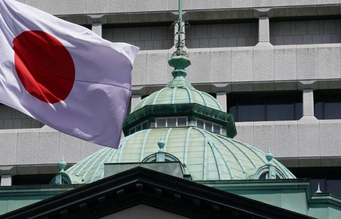 بنوك
      «وول
      ستريت»
      ترفع
      حيازاتها
      من
      السندات
      الأميركية
      لأعلى
      مستوى
      منذ
      2007