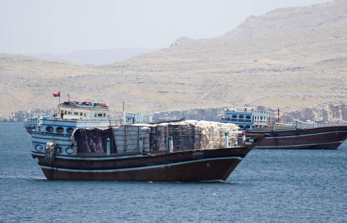 حكومة
      اليابان
      مستعدة
      «على
      مدار
      الساعة»
      لحماية
      الين