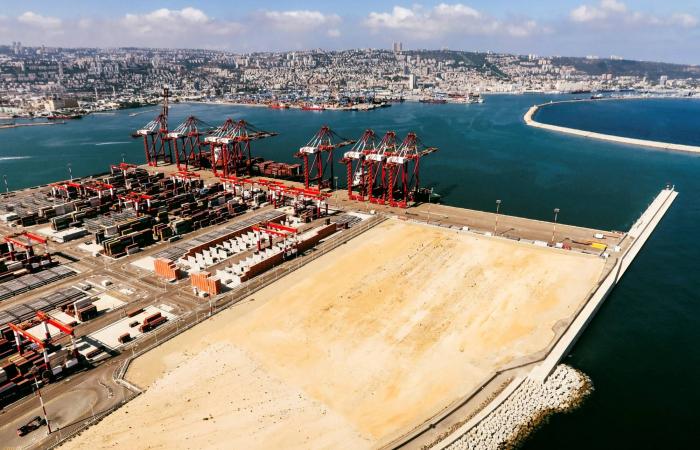 ترمب:
      المستشار
      الألماني
      لا
      يفقه
      شيئاً
      فيما
      يتعلق
      بإيران