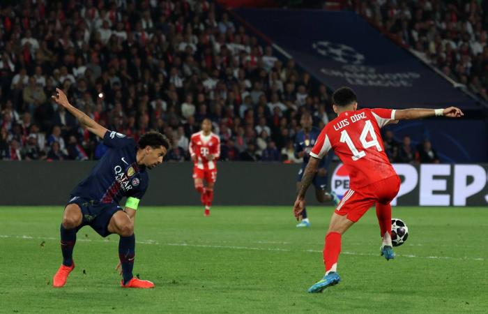 «أبطال
      أوروبا»:
      تسعة
      أهداف
      في
      فوز
      سان
      جيرمان
      على
      بايرن
      بـ«ملحمة
      حديقة
      الأمراء»