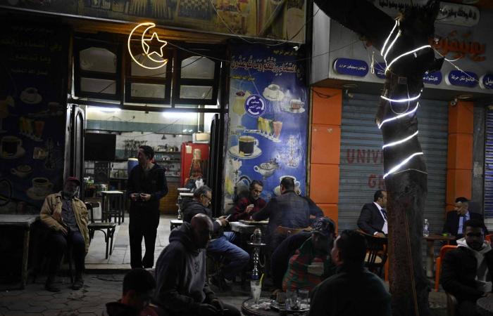 إنهاء
      «الغلق
      المبكر»
      يُعيد
      بهجة
      «التنزه
      الليلي»
      إلى
      المصريين