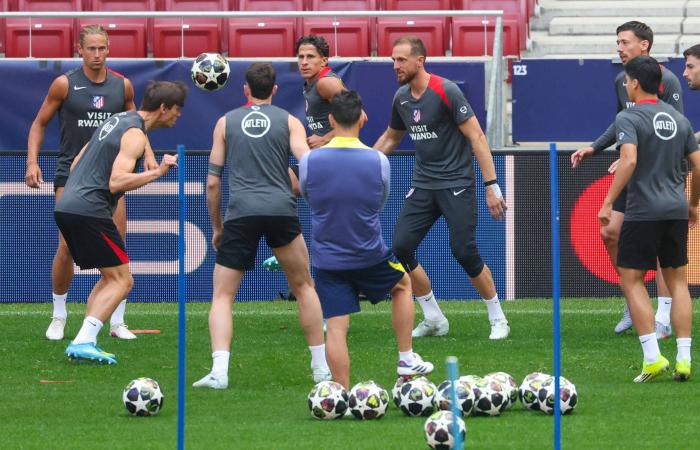 أتلتيكو
      للثأر
      من
      آرسنال
      ووضع
      قدم
      نحو
      نهائي
      دوري
      الأبطال