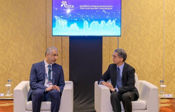 وزير الدولة للشؤون الداخلية يلتقي وزير شؤون المسلمين في سنغافورة