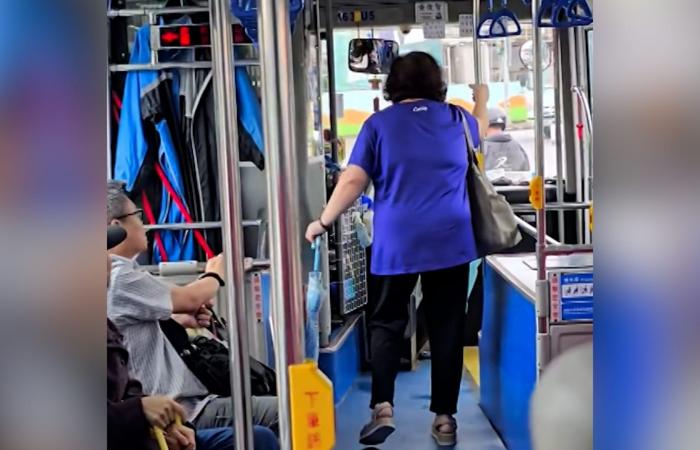 انهيار سائق حافلة في تايوان يُثير جدلاً واسعًا على الإنترنت