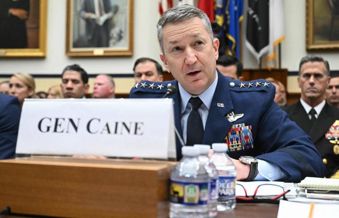 وزير
      الدفاع
      الأميركي:
      حرب
      إيران
      ليست
      مستنقعاً