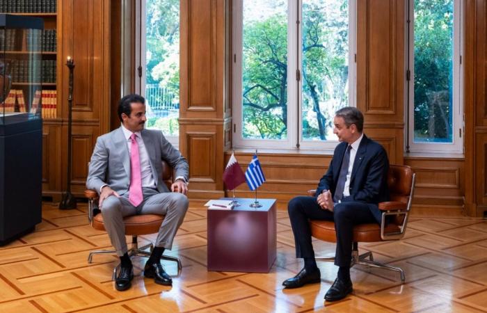 سمو الأمير ورئيس الوزراء اليوناني يعقدان جلسة مباحثات رسمية