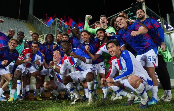 هل
      يقع
      أوليفر
      غلاسنر
      في
      فخ
      توماس
      فرانك؟