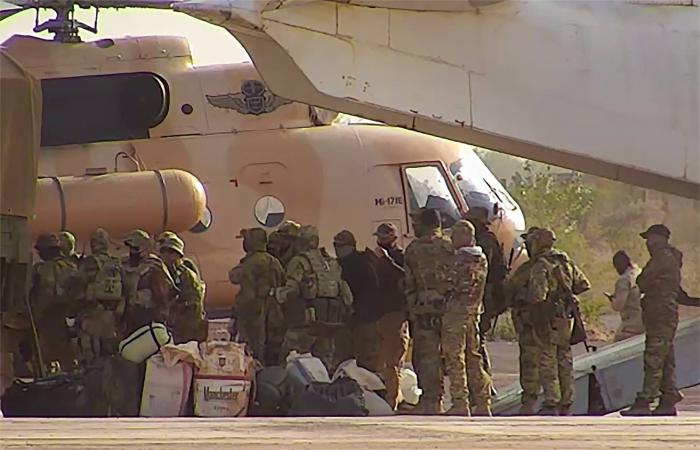 تطورات
      الأوضاع
      في
      مالي
      تثير
      قلق
      فرنسا…
      طلبت
      من
      مواطنيها
      مغادرة
      البلد
      الأفريقي
      المضطرب