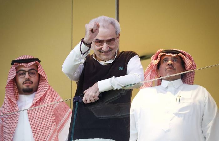 لماذا
      أثار
      الهلال
      حفيظة
      إنزاغي
      أمام
      ضمك؟