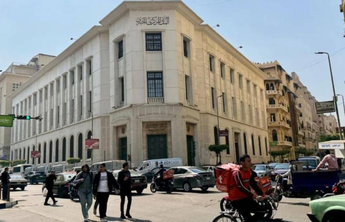 الطوارق
      يتوعدون
      بإسقاط
      الحكم
      في
      مالي