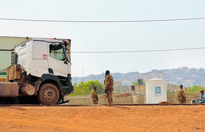 الجزائر
      تتحسب
      لتداعيات
      الاضطرابات
      في
      مالي