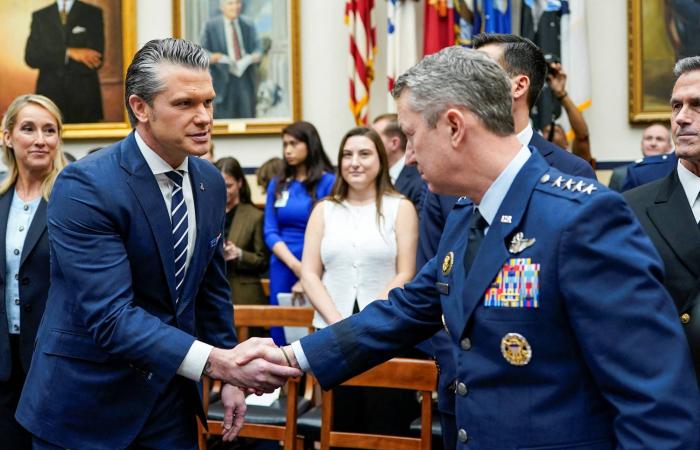 هل
      هدف
      إسقاط
      النظام
      الإيراني
      سبب
      أزمة
      واشنطن
      وتل
      أبيب؟