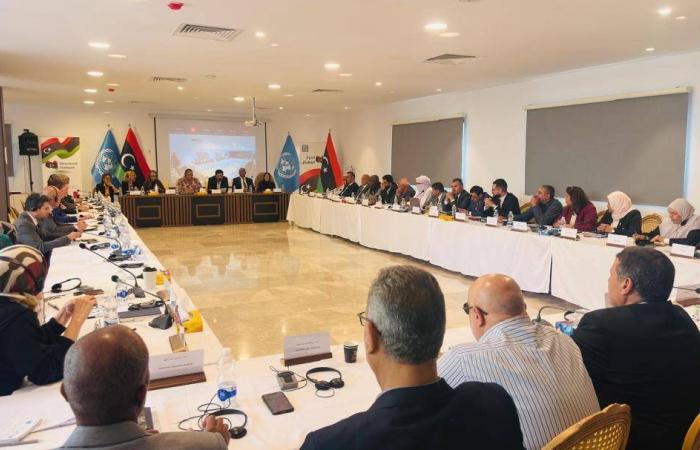 الأزمة
      الليبية:
      تعدُّد
      لجان
      الحل...
      وأمل
      الوصول
      إلى
      الانتخابات
      «بعيد»